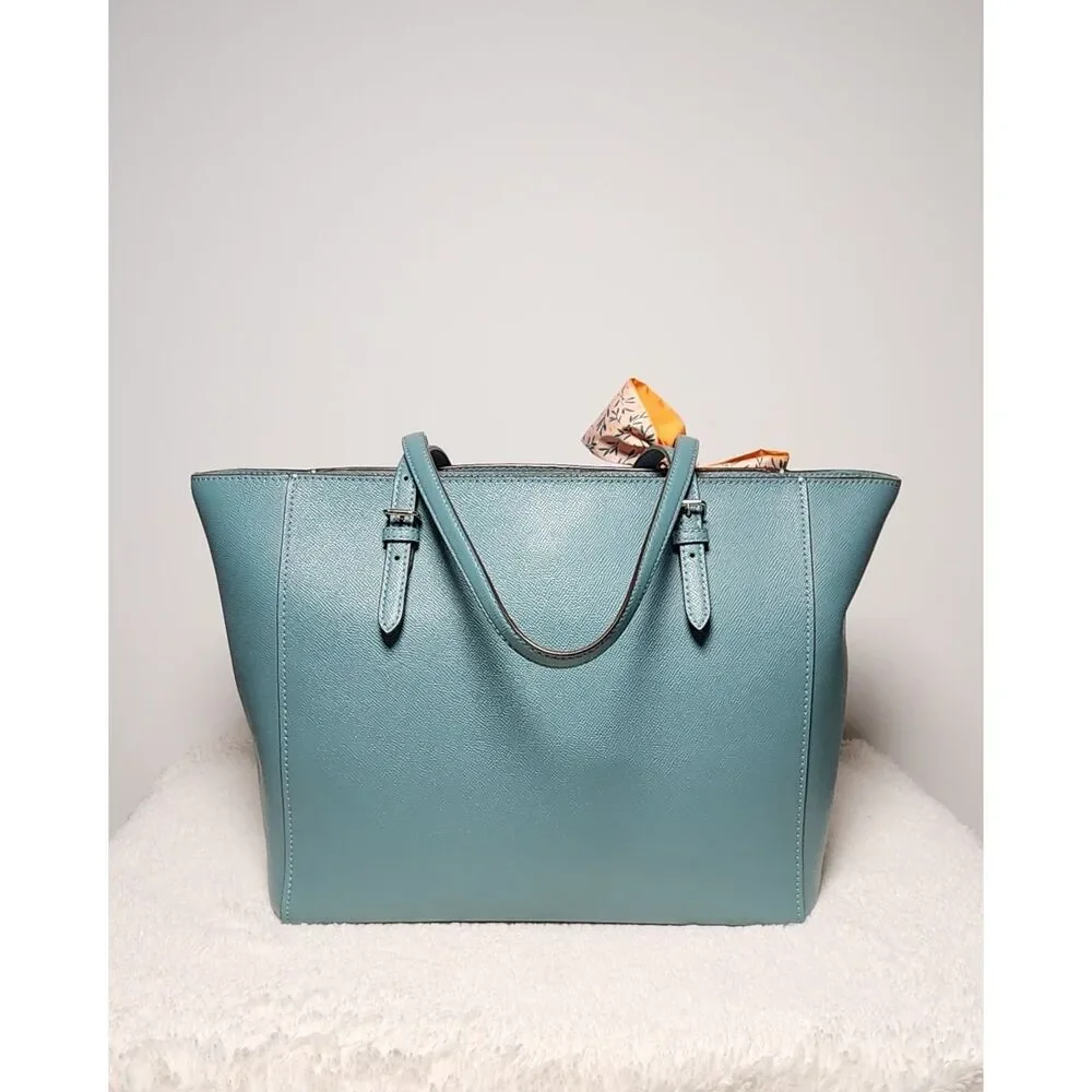 Coach beautiful turnlock